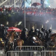 Chaotic farewell to Flamengo sparks riots at Rio airport | De Último Minuto English