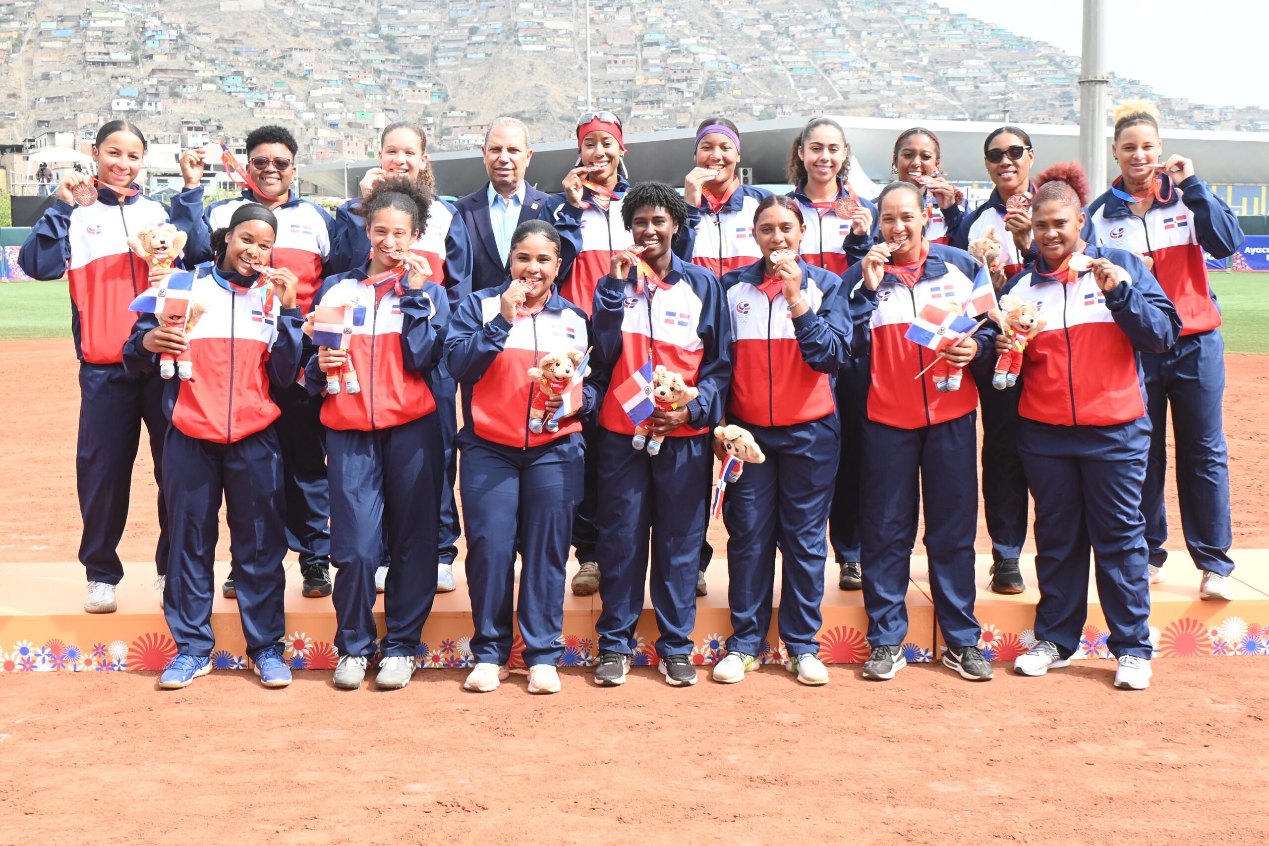 RD adds silver and two bronzes on the fifth day of the Bolivarian Games | De Último Minuto English