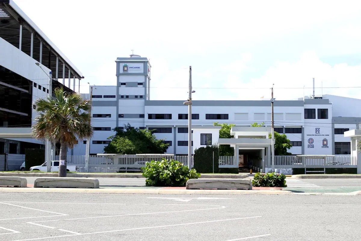UNICARIBE clarifies that there was no ceiling collapse in its facilities and that the incident was minor | De Último Minuto English