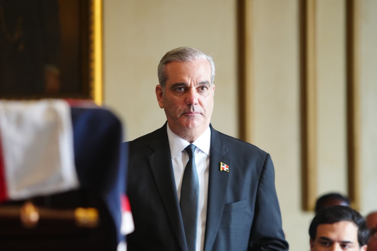 Abinader defends dismissals at Opret and ETED following national blackout | De Último Minuto English