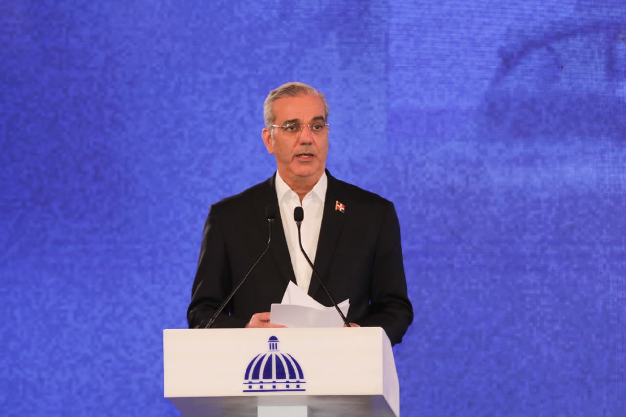 Abinader highlights DR's leadership in the manufacturing of medical and electronic equipment | De Último Minuto English