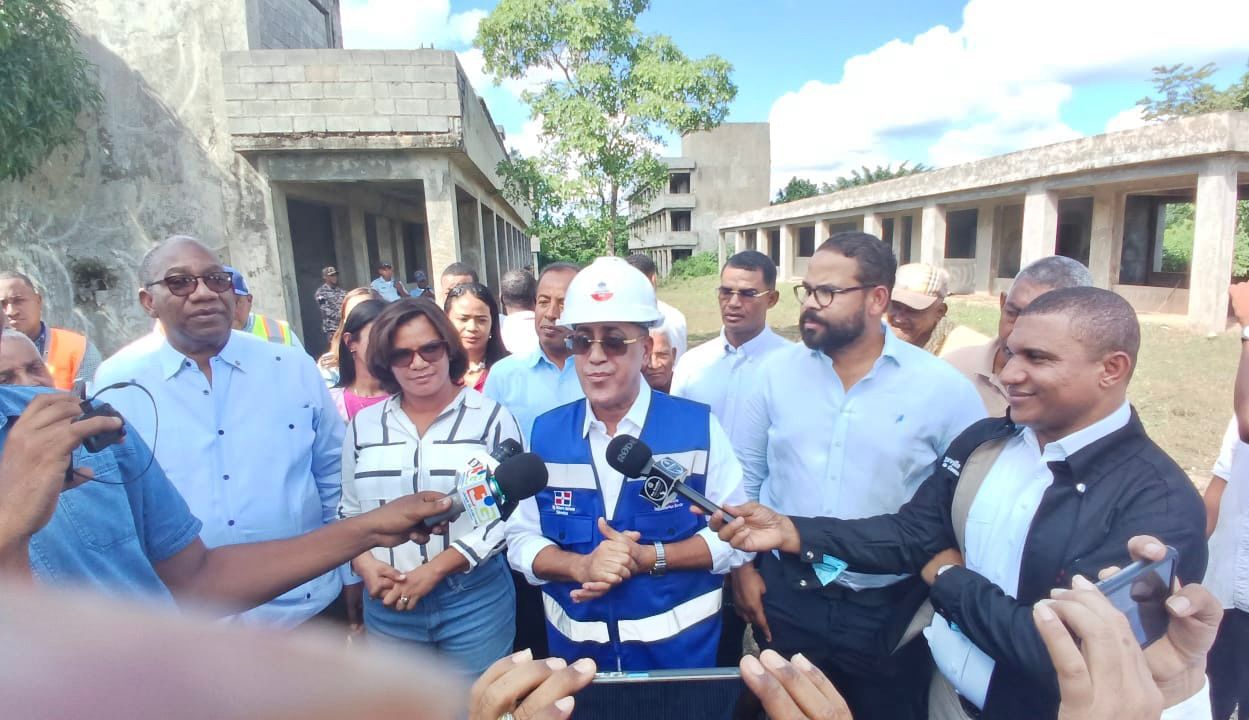 Government restarts construction of the Experimental Lyceum and extension of the UASD in Bayaguana after more than 10 years of being paralyzed | De Último Minuto English