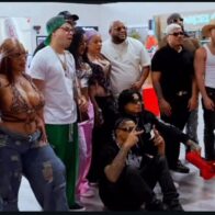 Members of “La Casa de Alofoke 2” leave the empty residence to attend the Bad Bunny concert | De Último Minuto English