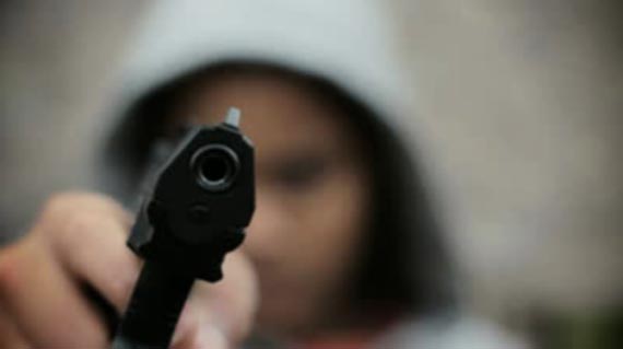 Hooded men shoot at a man as he leaves the Santo Domingo Este Courthouse | De Último Minuto English