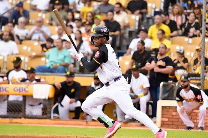 Amador defines in extra innings and Águilas fly high against Licey at the Quisqueya | De Último Minuto English