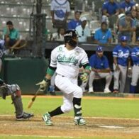 Robinson Canó leaves Licey on the field and extends their losing streak to five | De Último Minuto English