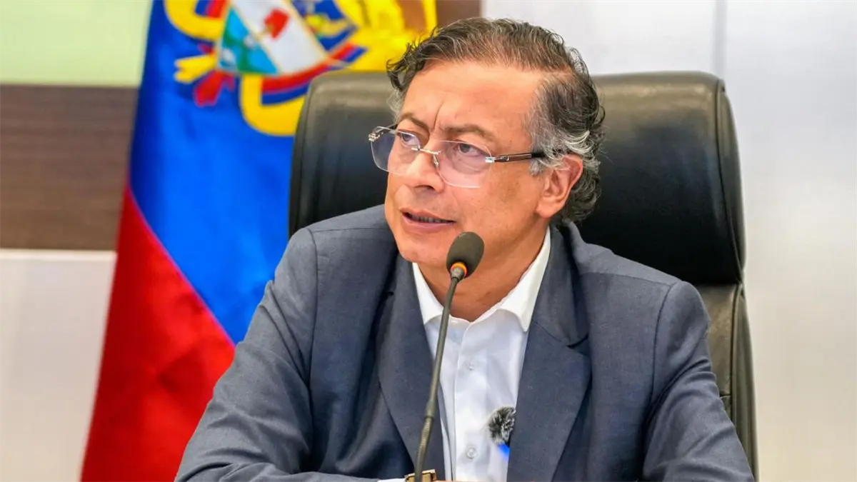 Petro says his government did not violate IHL in bombings that killed recruited minors | De Último Minuto English
