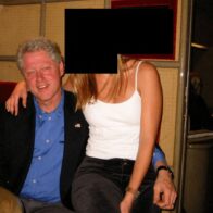 Bill Clinton asks for all files in the Epstein case in which he appears to be published. | De Último Minuto English