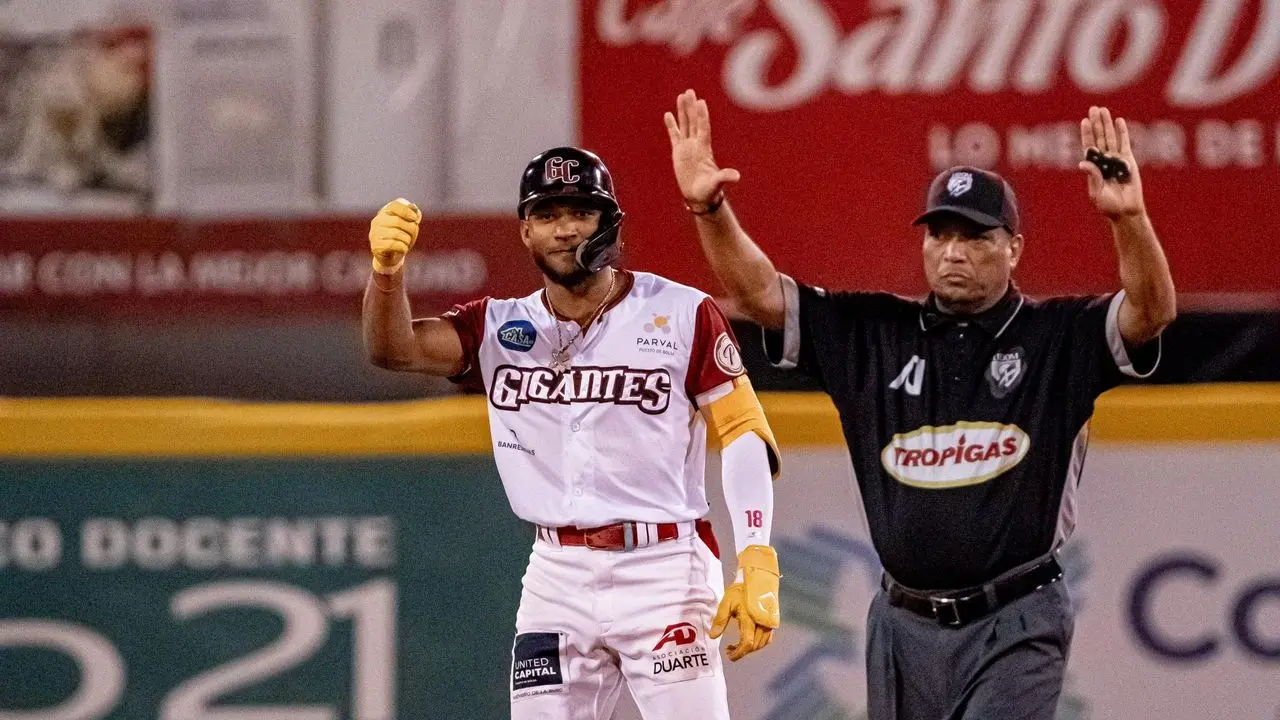 Johan Rojas is heavily booed after his criticism of the Lidom umpires | De Último Minuto English