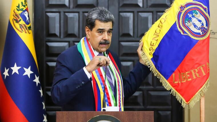 Maduro insists on his call to the Colombian military to join Venezuela | De Último Minuto English