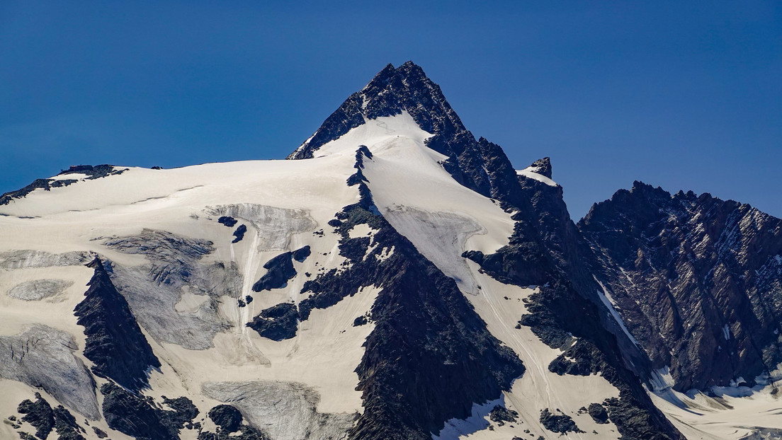 A man is accused of letting his girlfriend freeze to death on Austria's highest mountain | De Último Minuto English