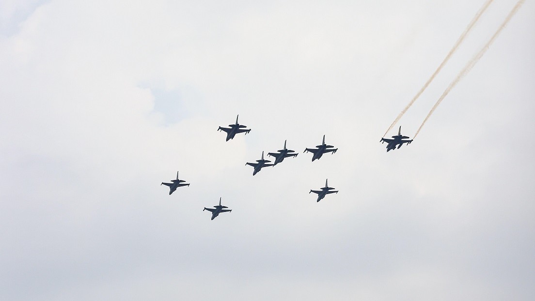 Reports of air strikes and fighting on the border between Thailand and Cambodia | De Último Minuto English