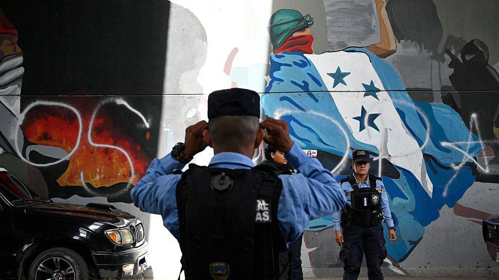 Honduras is relatively calm as the count continues 5 days after the election, with Asfura leading | De Último Minuto English