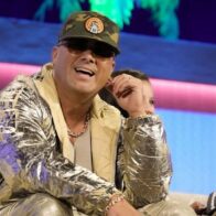 Wisin revives his beginnings by receiving his first car as a birthday gift | De Último Minuto English