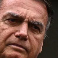 Bolsonaro successfully undergoes surgery for a bilateral inguinal hernia, according to his wife | De Último Minuto English