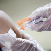 US investigates whether the covid-19 vaccine is related to the death of patients | De Último Minuto English