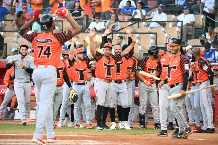 Eloy Jiménez decides the victory of the Bulls with a home run | De Último Minuto English