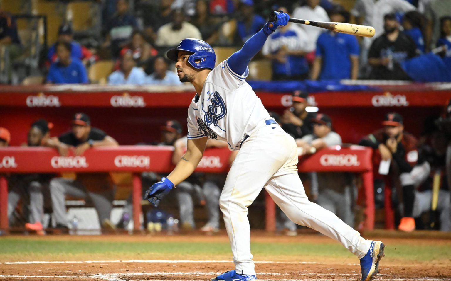Mejía drives in four runs and Núñez reaches 400 hits in Licey's victory | De Último Minuto English