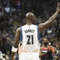 The Timberwolves will retire Kevin Garnett's number 21 after years of estrangement | De Último Minuto English