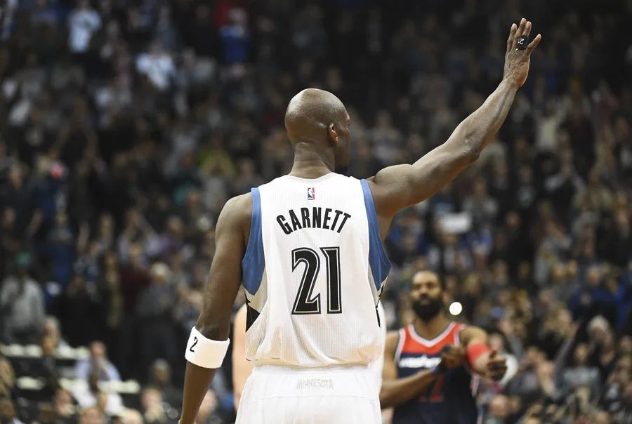 The Timberwolves will retire Kevin Garnett's number 21 after years of estrangement | De Último Minuto English