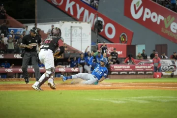 Garcia drives in two and Giants defeat Licey 4-2 to break the tie in the standings | De Último Minuto English