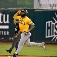 Encarnación hits a three-run home run and leads the Águilas to victory over the Estrellas | De Último Minuto English