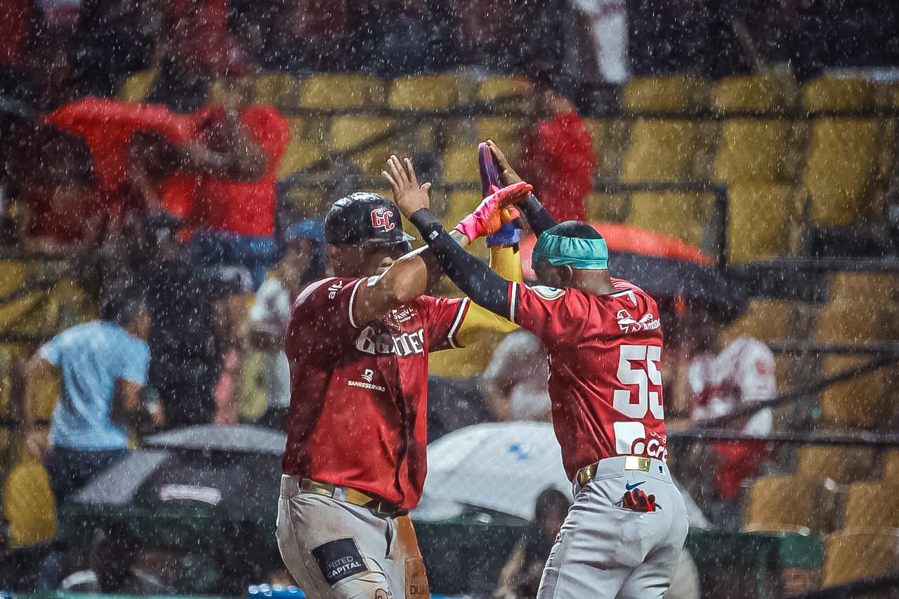 Julio Carreras' grand slam propels the Giants to third place | De Último Minuto English