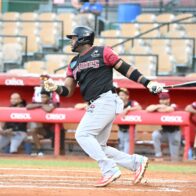 Giants close with four straight wins and advance to third place after defeating Licey | De Último Minuto English