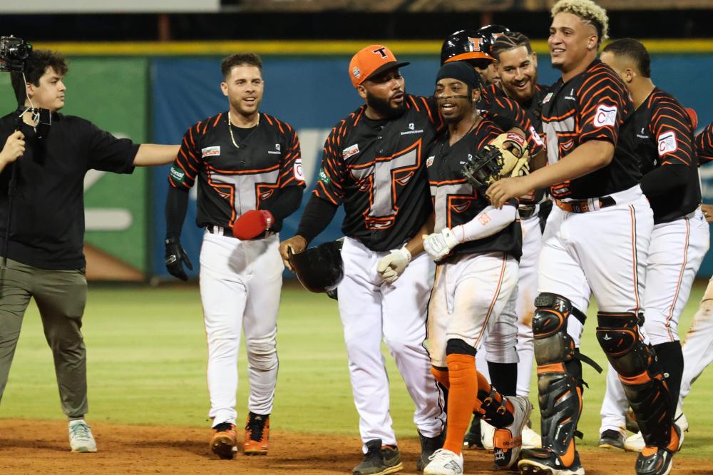 Toros leave the Estrellas lying down and conquer the Caña Series | De Último Minuto English