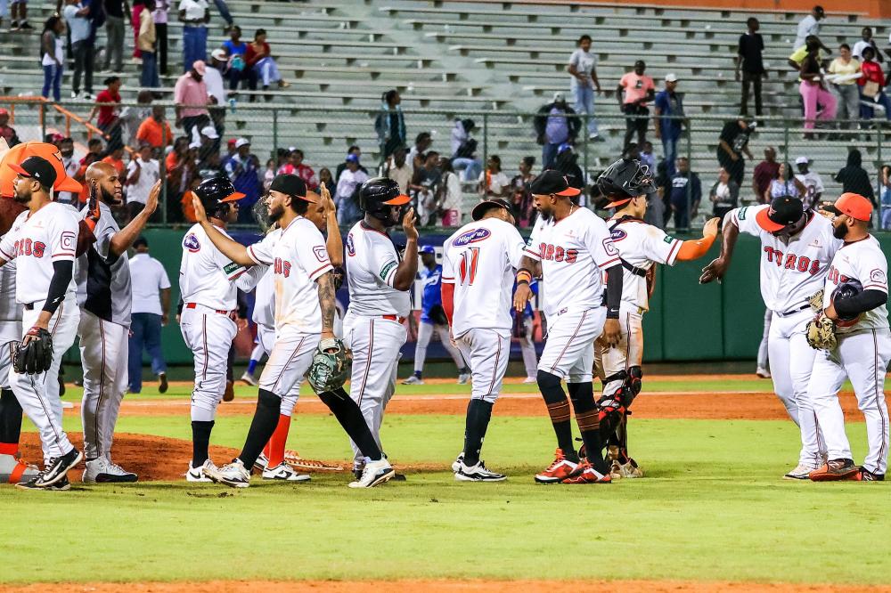 Toros close series 7-3 against Licey with their 26th win of the season | De Último Minuto English