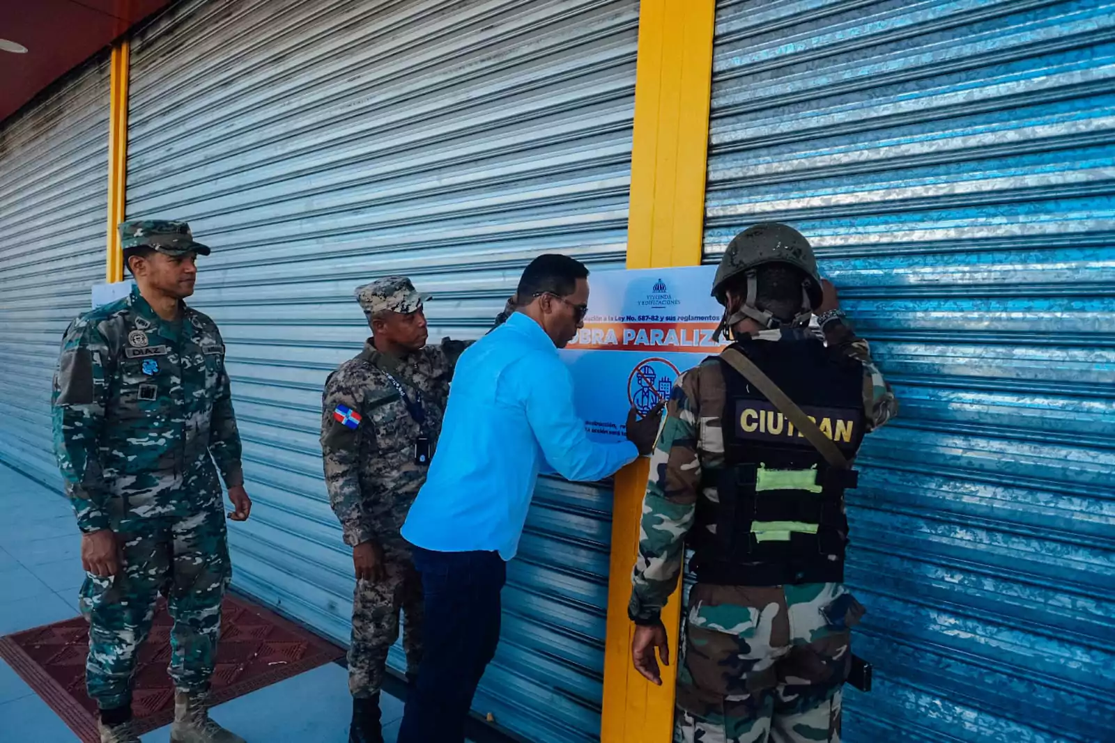 Mived closes three Chinese stores in Santiago due to structural safety | De Último Minuto English