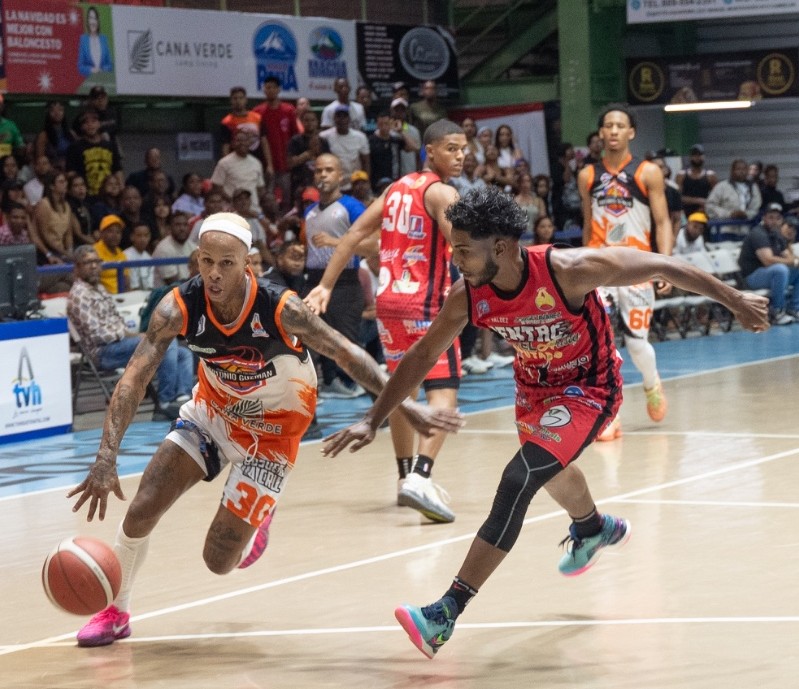 Savica and Antonio Guzmán set foot in the final of the TBS Higüey 2025 | De Último Minuto English