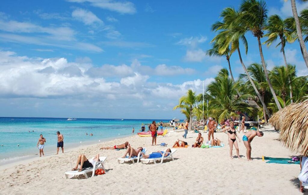 Dominican Republic reaches record number of tourists in December, with more than 900 thousand air arrivals | De Último Minuto English