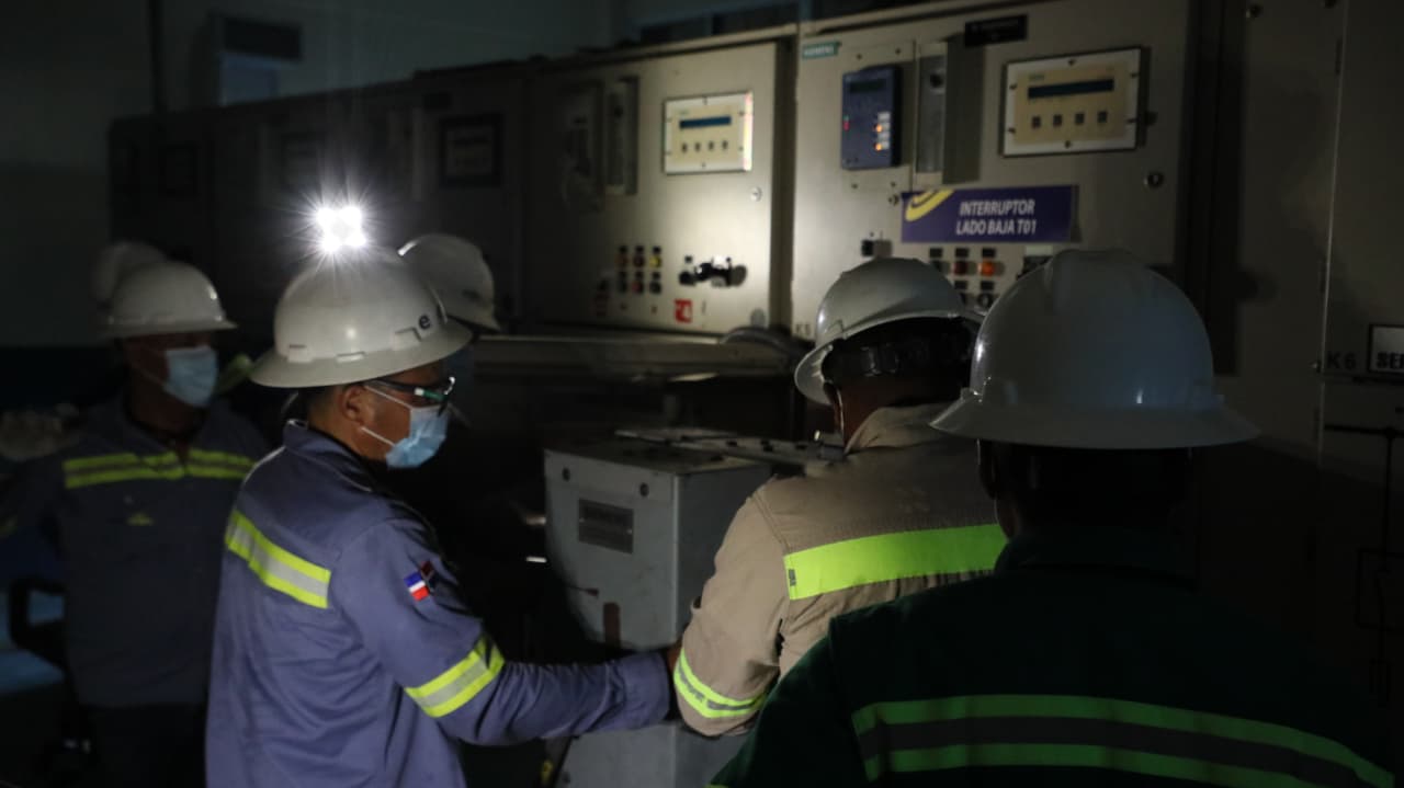 EDEESTE reports service interruption due to transformer failure at Los Mina Substation | De Último Minuto English