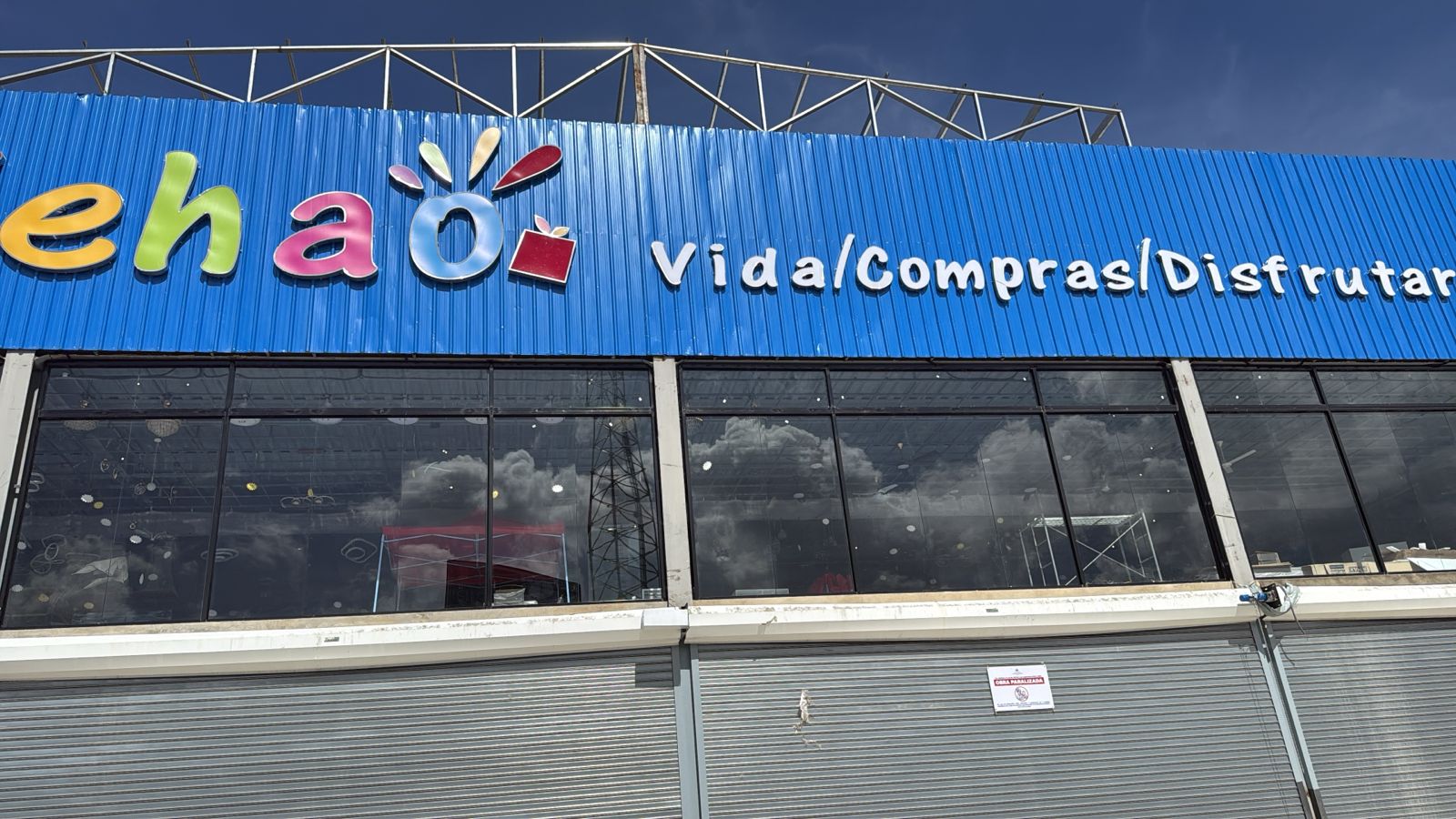 MIVED closes Plaza Zehao in Las Terrenas for operating without construction permits | De Último Minuto English