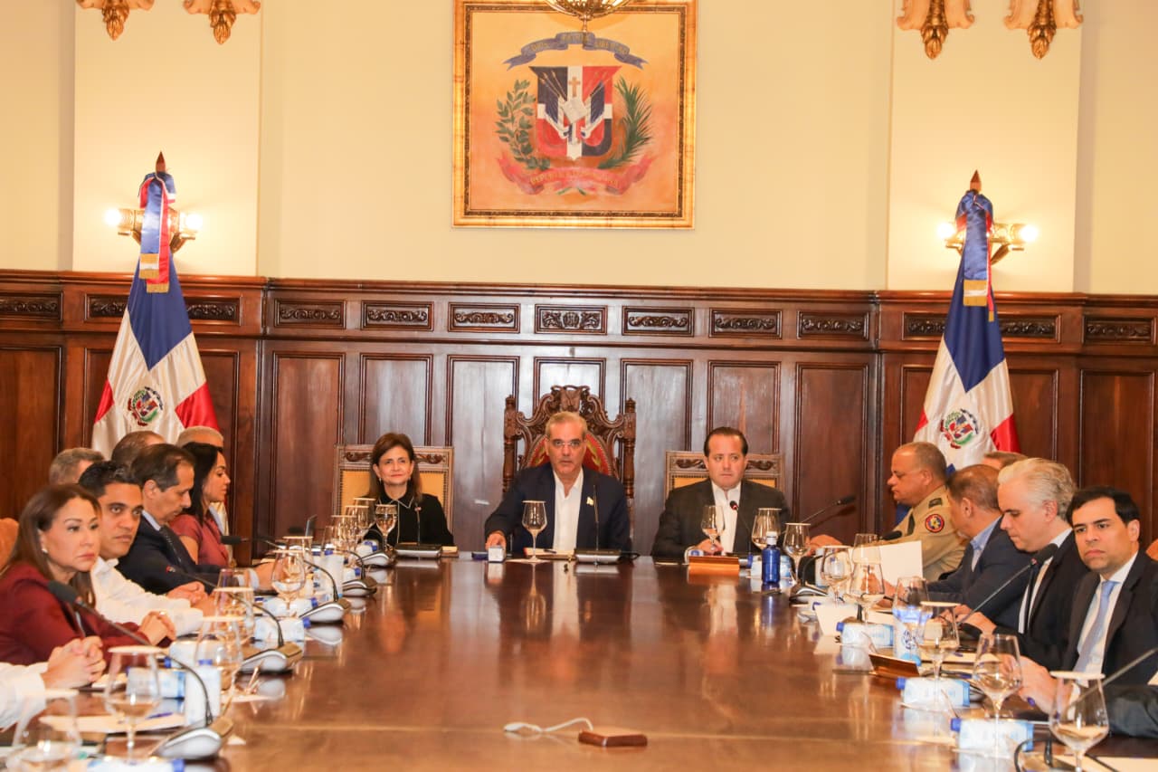 Abinader leads Council of Ministers to evaluate goals of the Government Plan and define actions for 2026 | De Último Minuto English