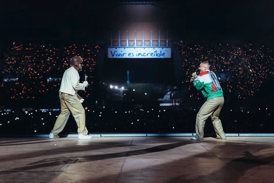 Bad Bunny and J Balvin put their differences aside and resume their friendship | De Último Minuto English