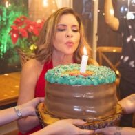 Tania Báez celebrates her 60th birthday in a big way with her family | De Último Minuto English