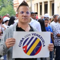 Hundreds of Cubans express their support for Venezuela amid tensions with the U.S. | De Último Minuto English