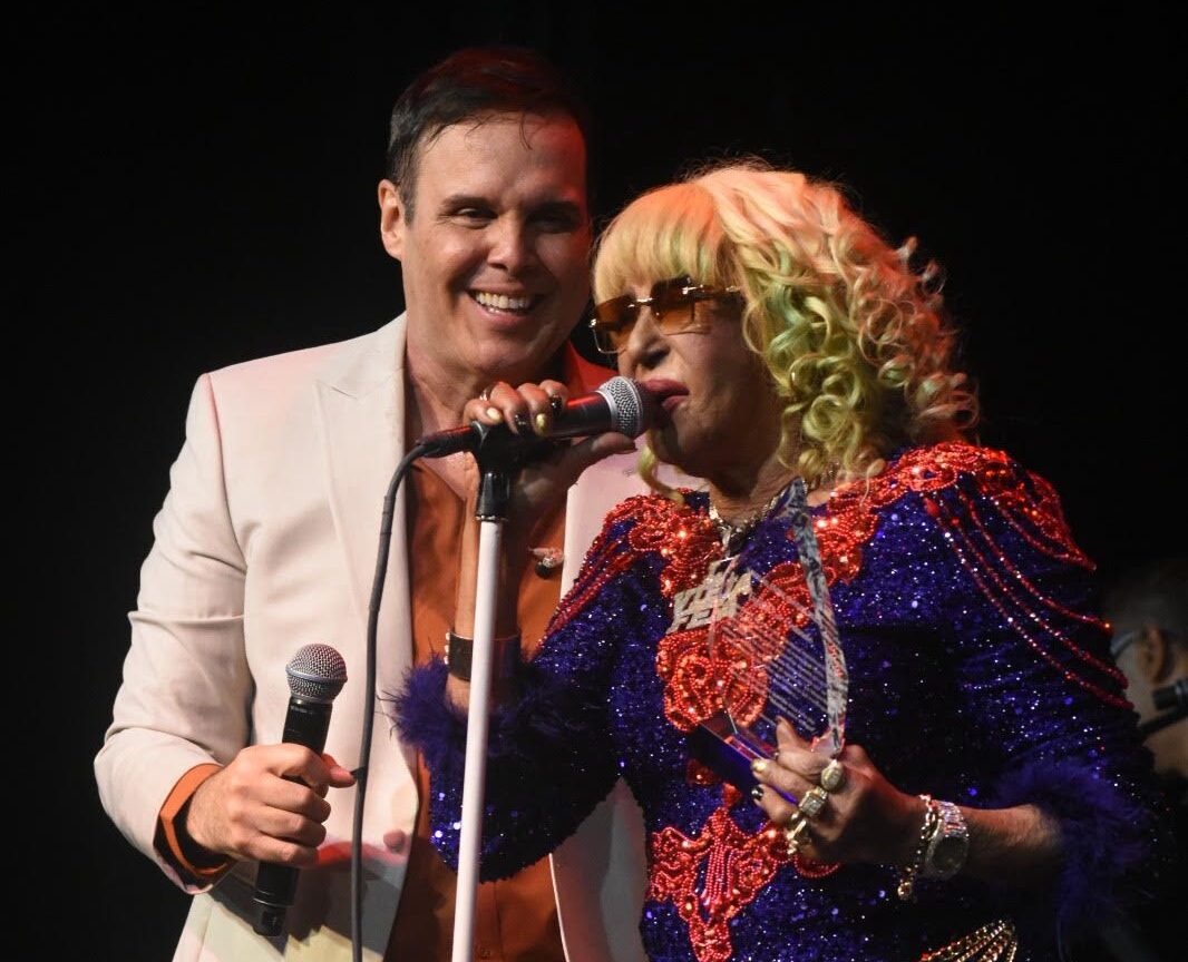 Frank Ceara offers an unforgettable closing of “Christmas Among Friends 2025” | De Último Minuto English