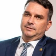 Bolsonaro's eldest son announces his intention to run against Lula in the 2026 elections | De Último Minuto English