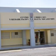 Seven prison officers allegedly linked to a prisoner's escape are arrested | De Último Minuto English