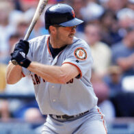 Jeff Kent, the home run leader among second basemen, is elected to the Hall of Fame via the Contemporary Era Committee | De Último Minuto English