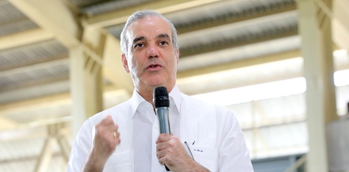 Abinader orders complete restructuring of Senasa | De Último Minuto English