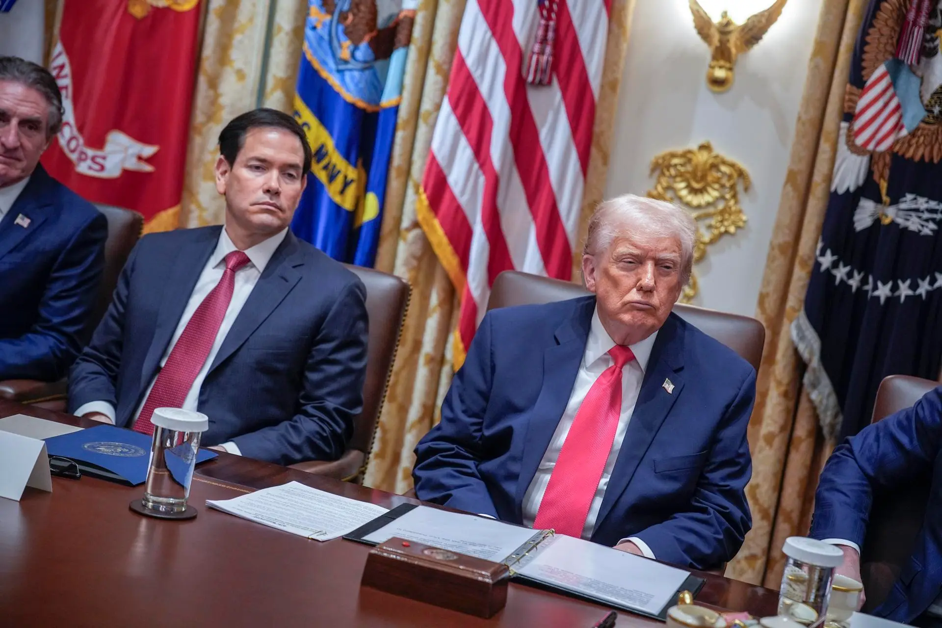 Trump insists that the attacks on Venezuelan territory will begin "very soon" | De Último Minuto English