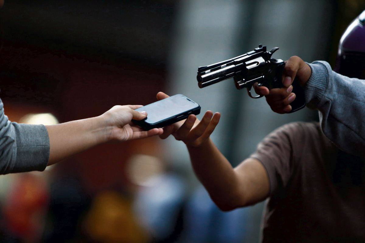 Reports reduction in robbery complaints nationwide | De Último Minuto English