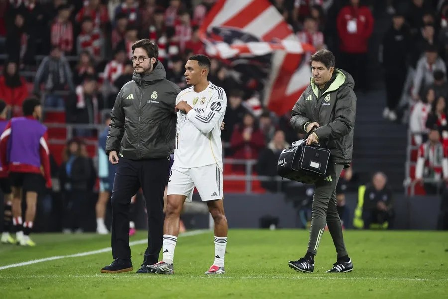 Trent Alexander-Arnold will be out for more than two months due to a quadriceps injury | De Último Minuto English