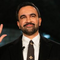 New York City Mayor debuts with housing measures and revokes predecessor's orders | De Último Minuto English