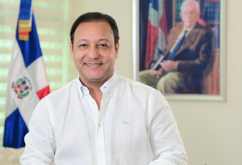 Abel Martínez asks Dominicans not to give up or give in | De Último Minuto English