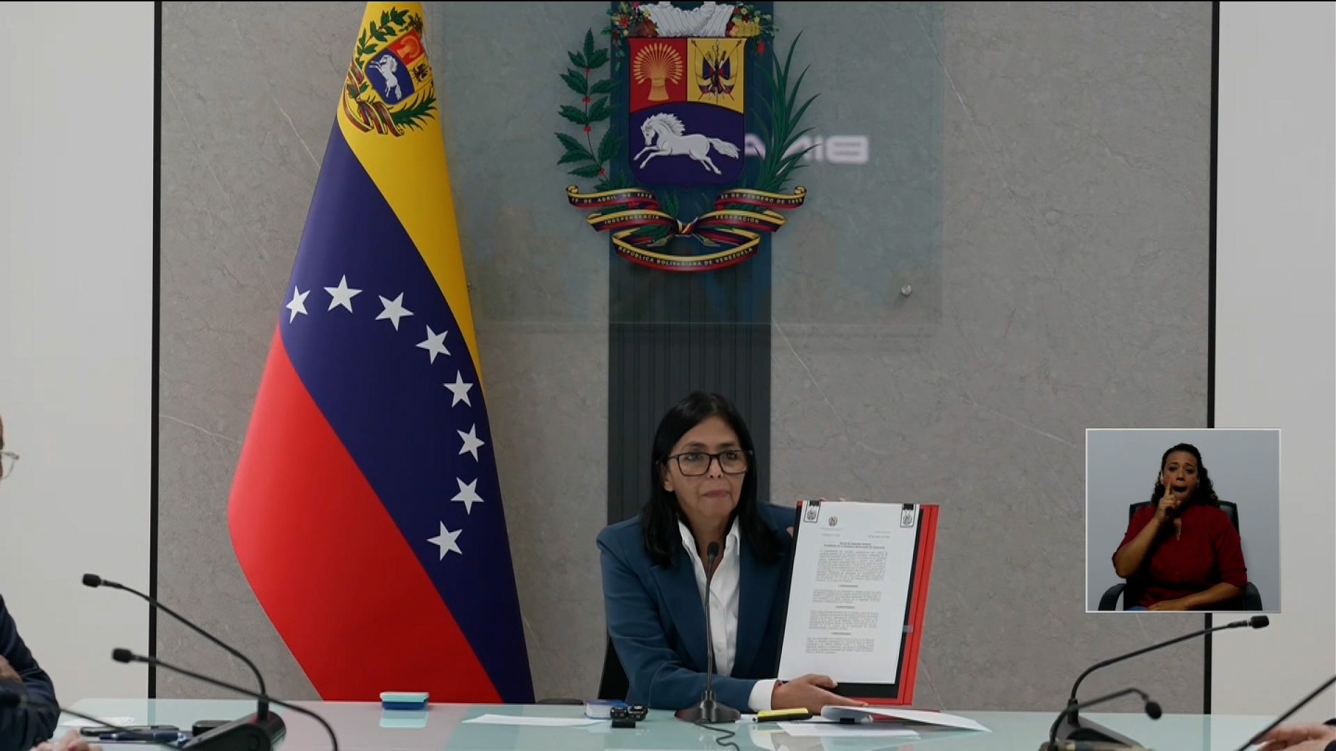Delcy Rodríguez: "We are ready to defend Venezuela and its natural resources" | De Último Minuto English
